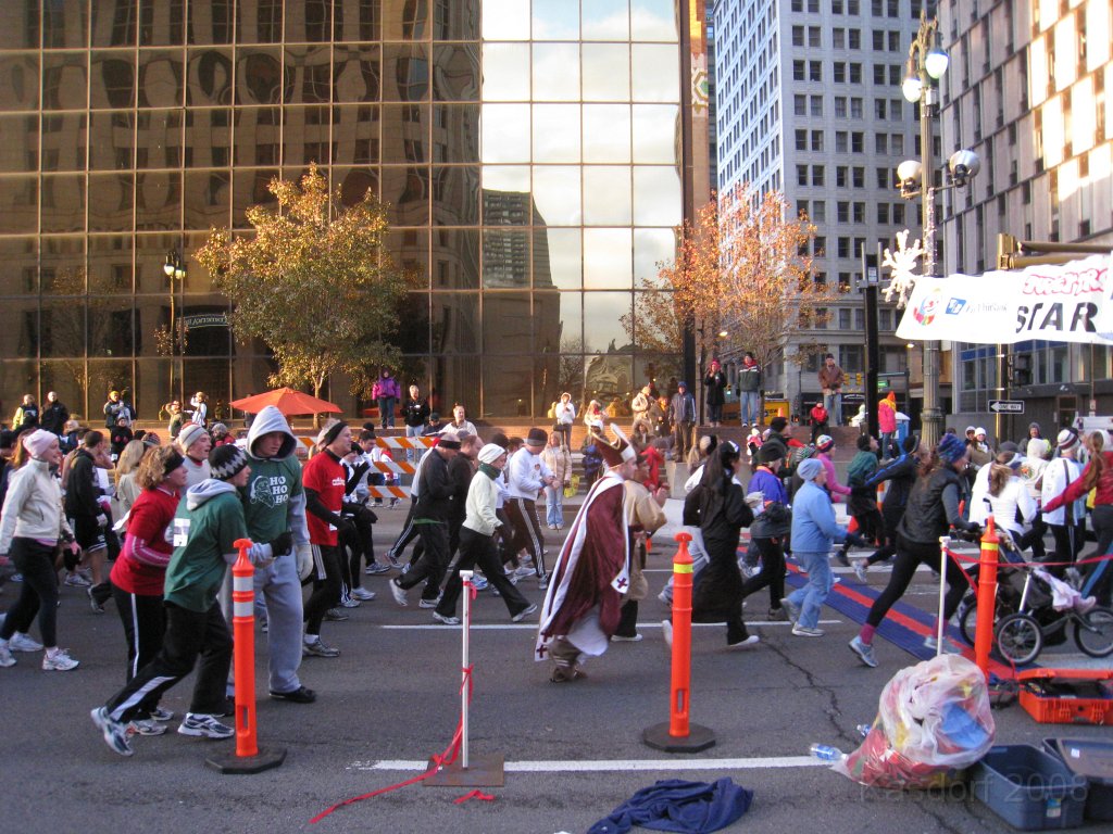 Detroit Turkey Trot 2008 10K 0265.jpg - The Detroit Turkey Trot 10K 2008, the 26th. running. Downtown Detroit Michigan. A balmy 22 degrees that morning. Race time of 58:24 for the 6.23 miles.